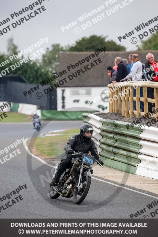 Vintage motorcycle club;eventdigitalimages;mallory park;mallory park trackday photographs;no limits trackdays;peter wileman photography;trackday digital images;trackday photos;vmcc festival 1000 bikes photographs